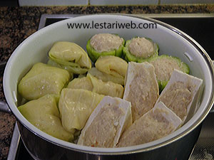 Mengukus Siomay
