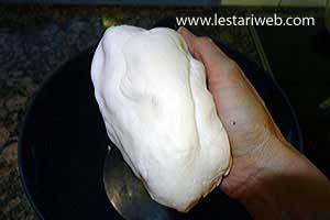 Adonan Kalis Kue Ku