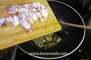 Bawang Merah Tumis