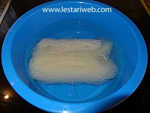 Merendam Bihun