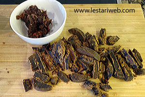 Gula Sisir dan Asam