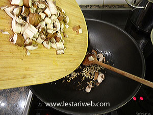 Jamur Masak Mie Bangka