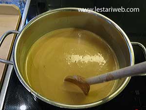 Memasak Adonan Utri