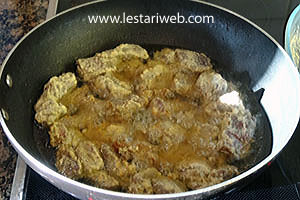 Menggoreng Daging Kentang