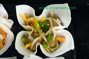 Mengisi Kulit Lumpia