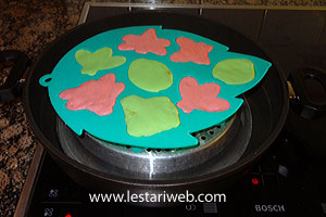 Mengukus Kue Ku