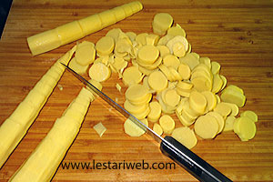 Rebung Asam