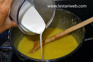 Santan Isi Kue Ku