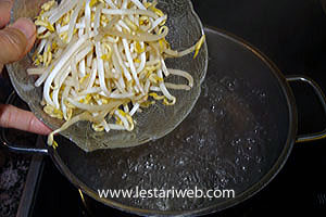 Taoge Rujak Kangkung