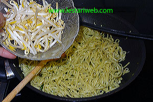 Kumpulan Resep Asli Indonesia - Mie Goreng Extra Pedaaaaas